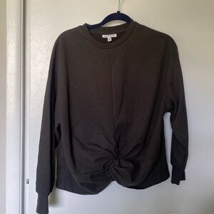 Sweatshirt with twist detail